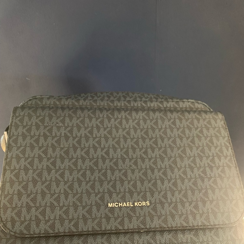 New used twice Michael kors bag